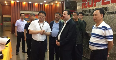 新疆维吾尔自治区公安厅副厅长亚力坤·亚库甫一行莅临亚游集团ag8参观考察