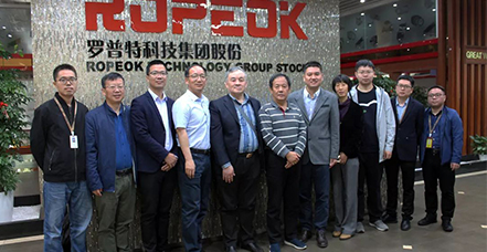 云南大学物理与天文学院副院长张俊一行赴亚游集团ag8集团参访调研