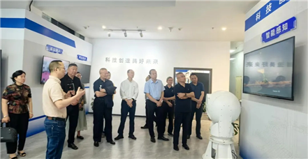 《中国安防企业数字化转型应用研究及示范》课题组莅临亚游集团ag8调研